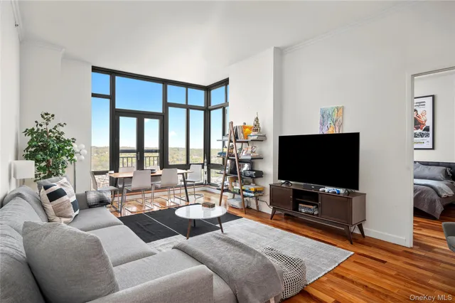 $835,000 | 10 City Place, Unit 22G, White Plains, NY 10601