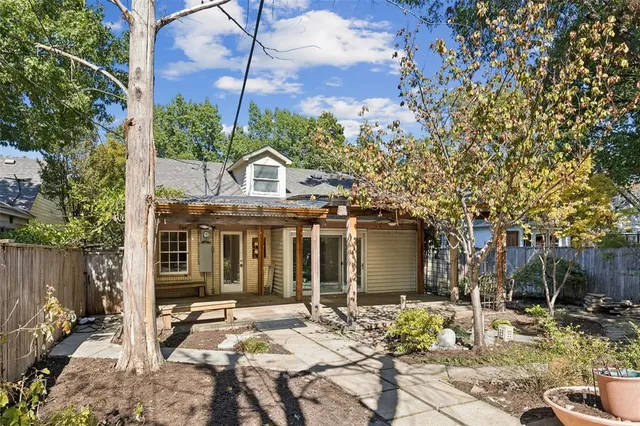 $550,000 | 926 Salmon Drive, Dallas, TX 75208