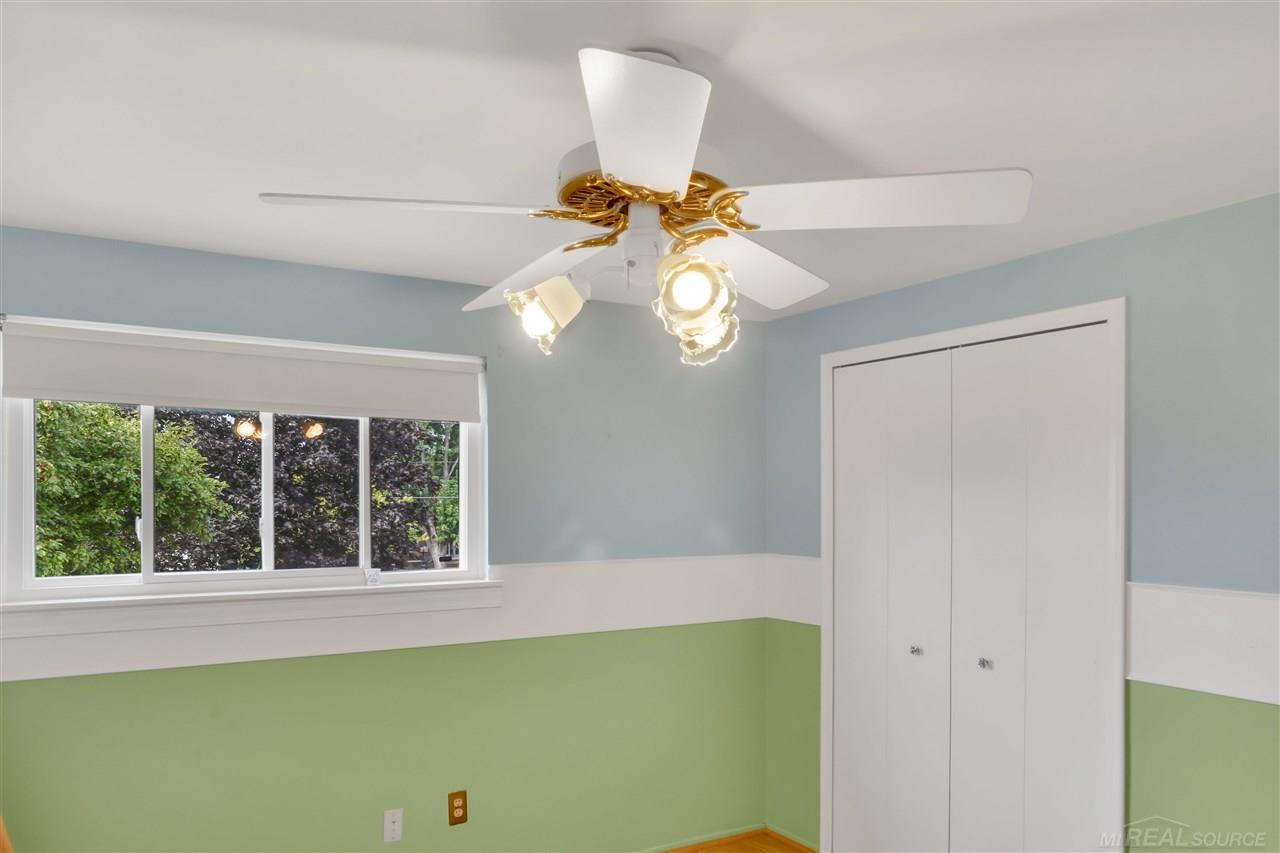 47371 Kathleen Road Macomb, MI 48044 - Photo 22 of 42