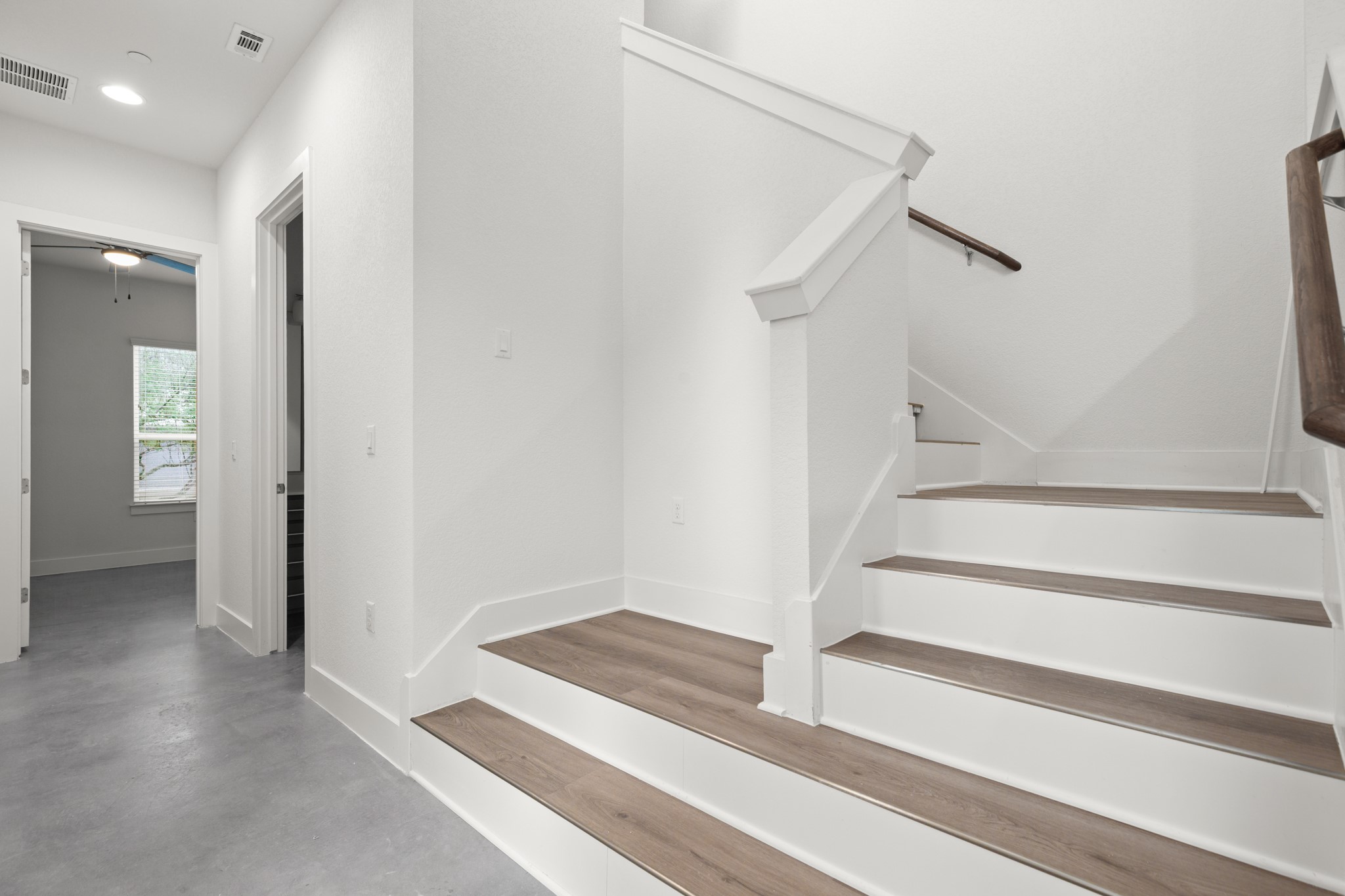 8922 Manchaca Road, Unit 701 Austin, TX 78748 - Photo 13 of 25 a view of entryway