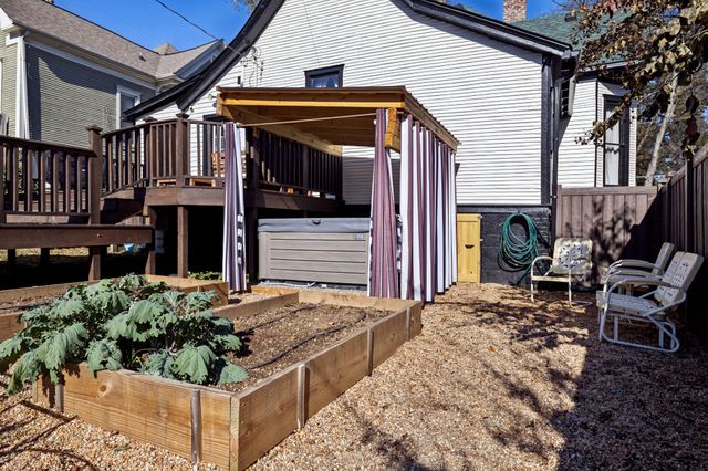 a bird view of a sink
