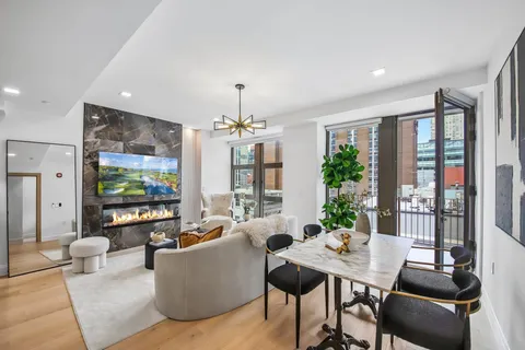 $1,095,000 | 72 York Street, Unit 602, Jersey City, NJ 07302