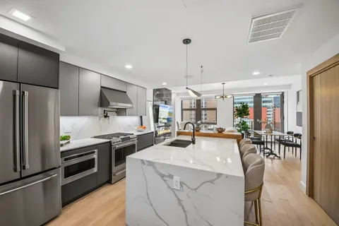 $1,095,000 | 72 York Street, Unit 602, Jersey City, NJ 07302