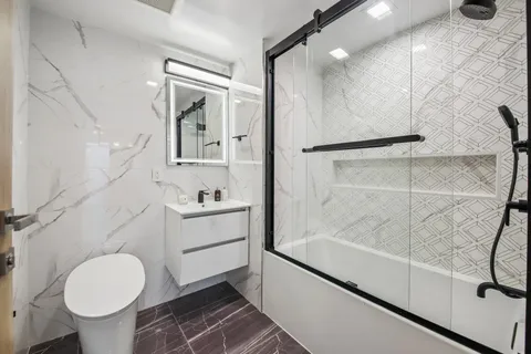 $1,095,000 | 72 York Street, Unit 602, Jersey City, NJ 07302