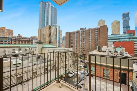 $1,095,000 | 72 York Street, Unit 602, Jersey City, NJ 07302