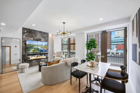 $1,095,000 | 72 York Street, Unit 602, Jersey City, NJ 07302