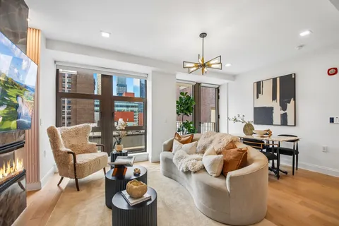 $1,095,000 | 72 York Street, Unit 602, Jersey City, NJ 07302