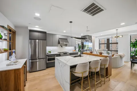 $1,095,000 | 72 York Street, Unit 602, Jersey City, NJ 07302