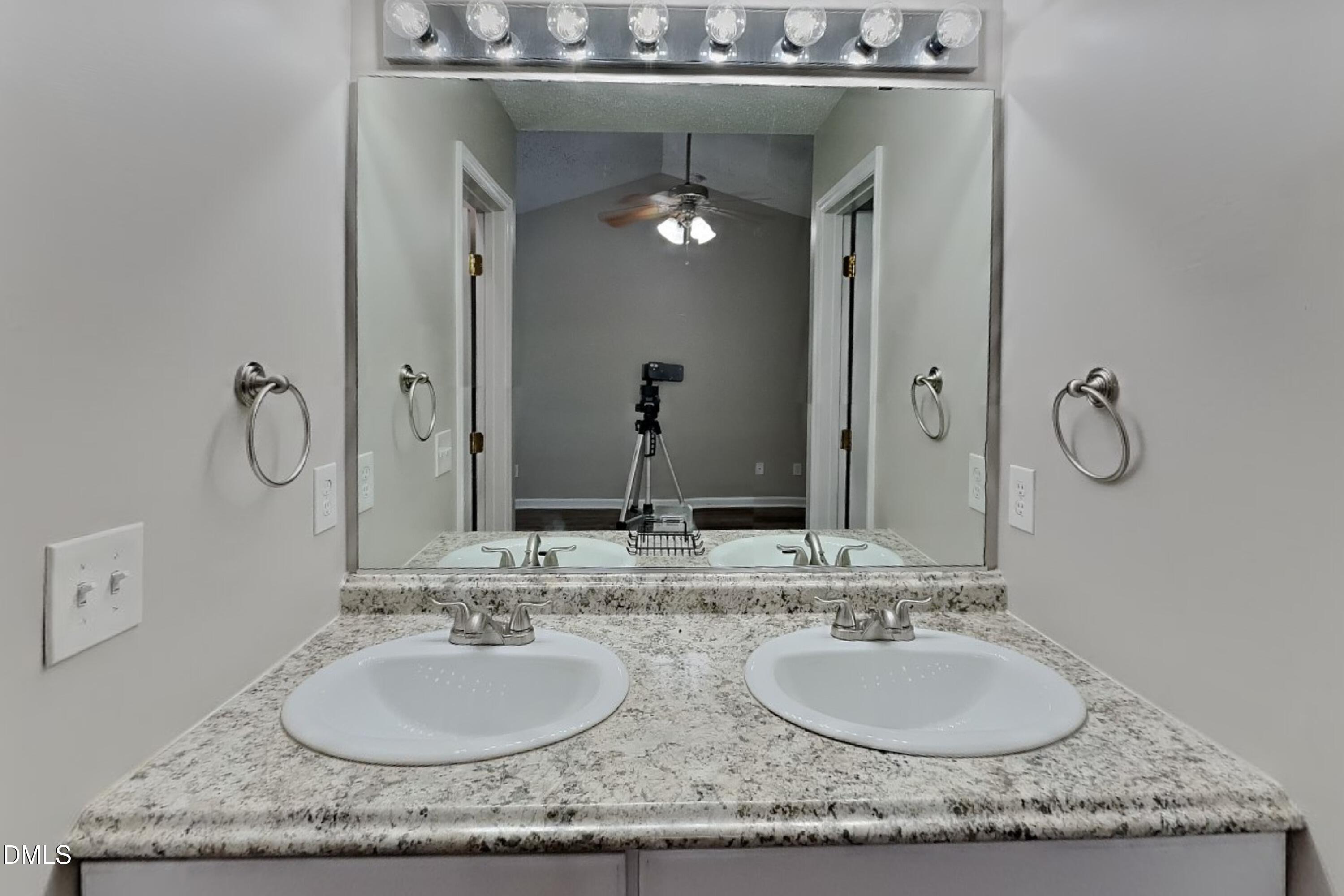 47 Spaniel Lane Clayton, NC 27520 - Photo 8 of 17 7_Image_dTtO82zdL2