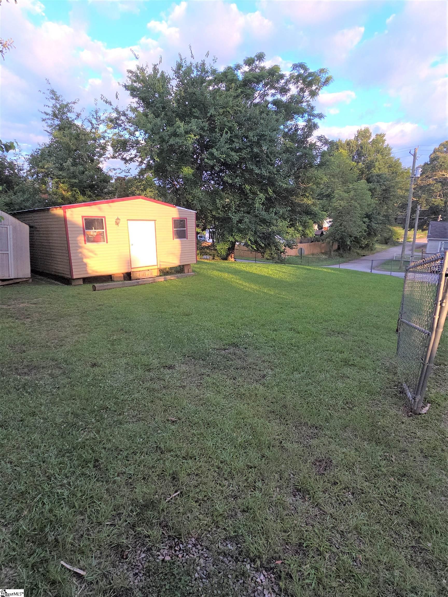 12 B Frances Street Easley, SC 29640 - Photo 2 of 7