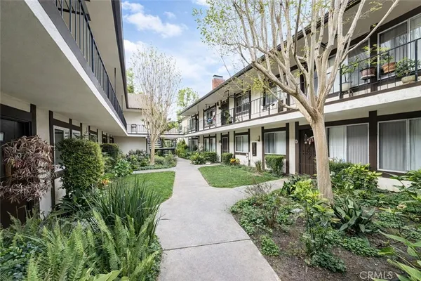 $3,900 | 15502 Williams Street, Tustin, CA 92780