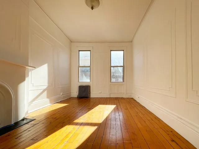 $3,200 | 155 India Street, Unit 3R | Greenpoint