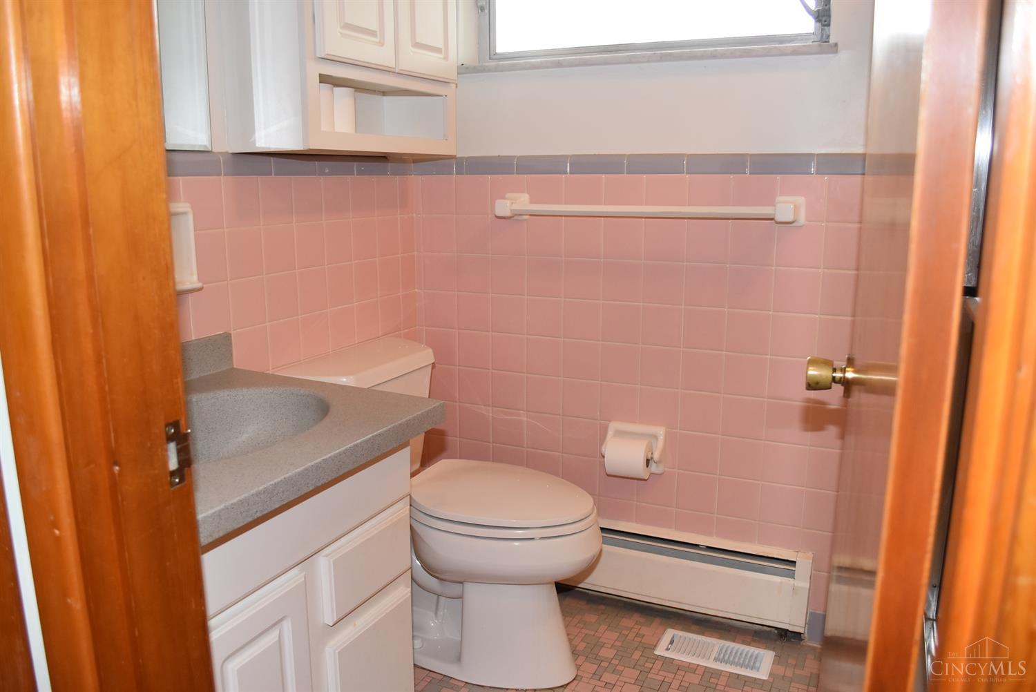 933 8 Mile Road Cincinnati, OH 45255 - Photo 23 of 31