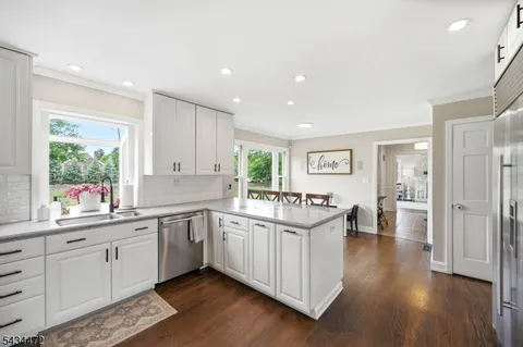 $1,350,000 | 10 Deer Ridge Road, Bernards, NJ 07920