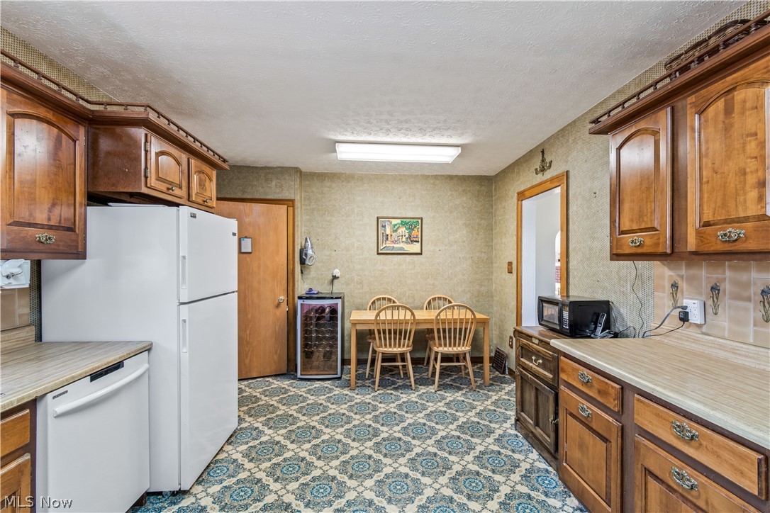 6973 Ridge Road Wadsworth, OH 44281 - Photo 12 of 35