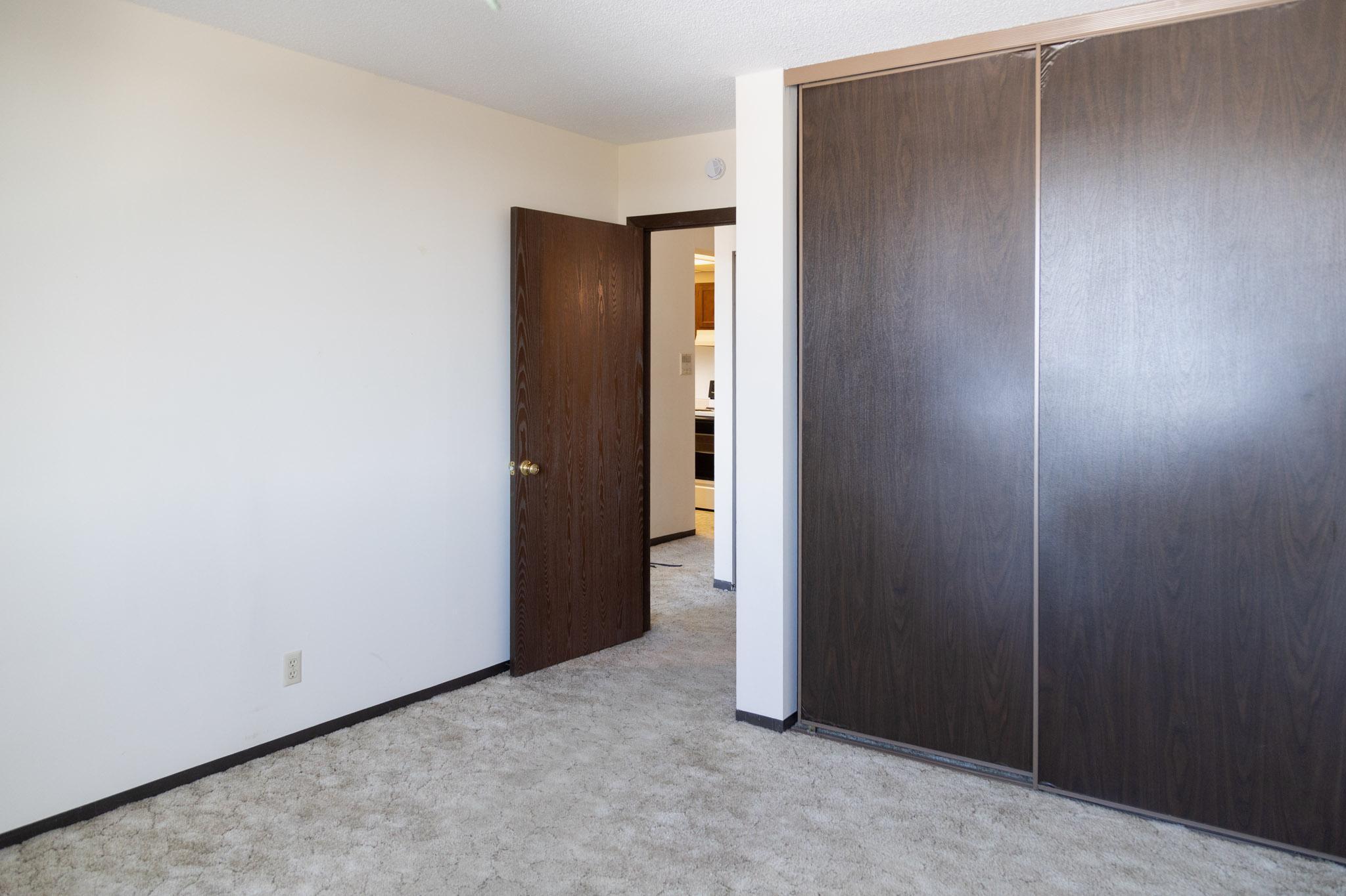 1181 Edgcumbe Road, Unit 606 St. Paul, MN 55105 - Photo 6 of 13