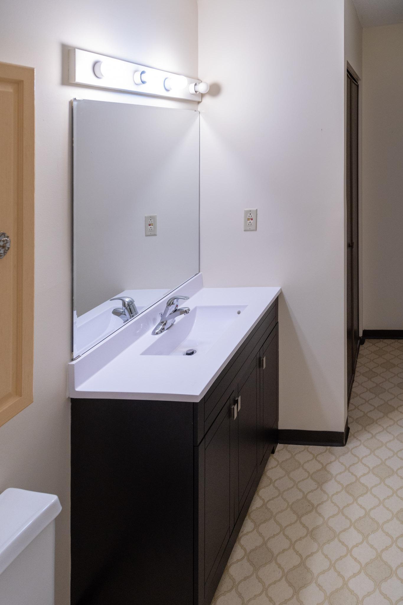 1181 Edgcumbe Road, Unit 606 St. Paul, MN 55105 - Photo 8 of 13