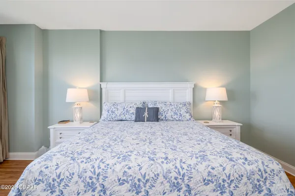$3,000 | 2801 South Ridgewood Avenue, Unit 1002, South Daytona, FL 32119