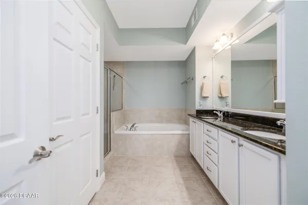 $3,000 | 2801 South Ridgewood Avenue, Unit 1002, South Daytona, FL 32119