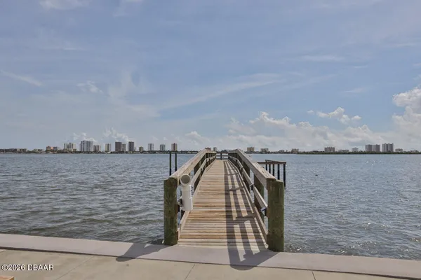 $3,000 | 2801 South Ridgewood Avenue, Unit 1002, South Daytona, FL 32119