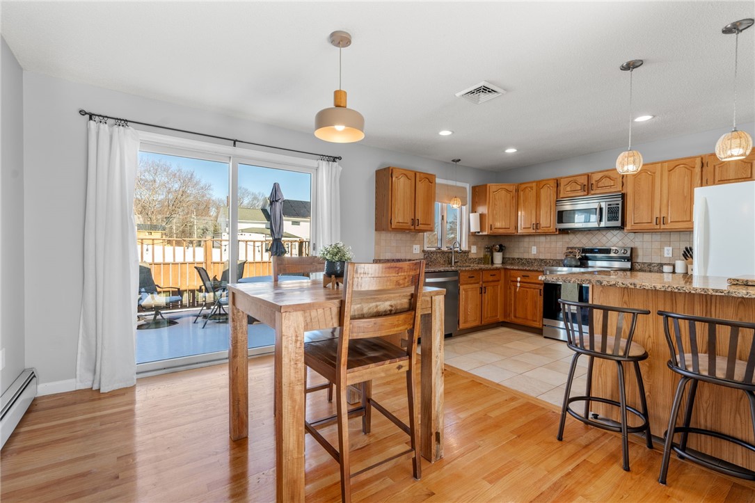 77 Hilltop Road Cumberland, RI 02864 - Photo 8 of 34