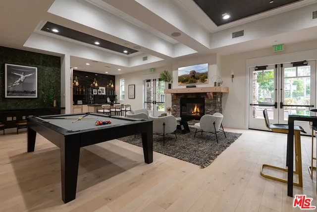 $3,689 | 1901 North Buena Vista Street, Unit 2118, Burbank, CA 91504