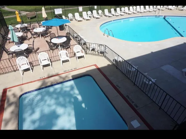 $1,900 | 7400 Grand Avenue, Unit A103, Downers Grove, IL 60516