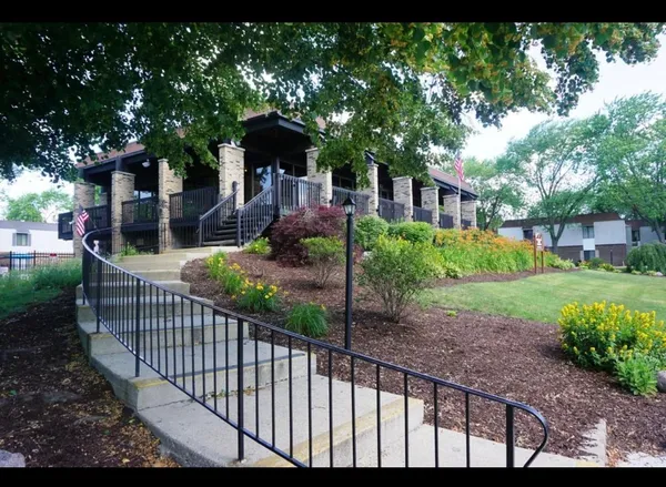 $1,900 | 7400 Grand Avenue, Unit A103, Downers Grove, IL 60516