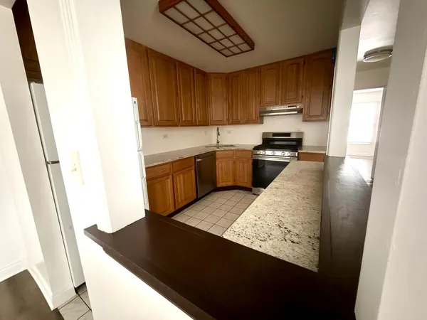 $1,900 | 7400 Grand Avenue, Unit A103, Downers Grove, IL 60516