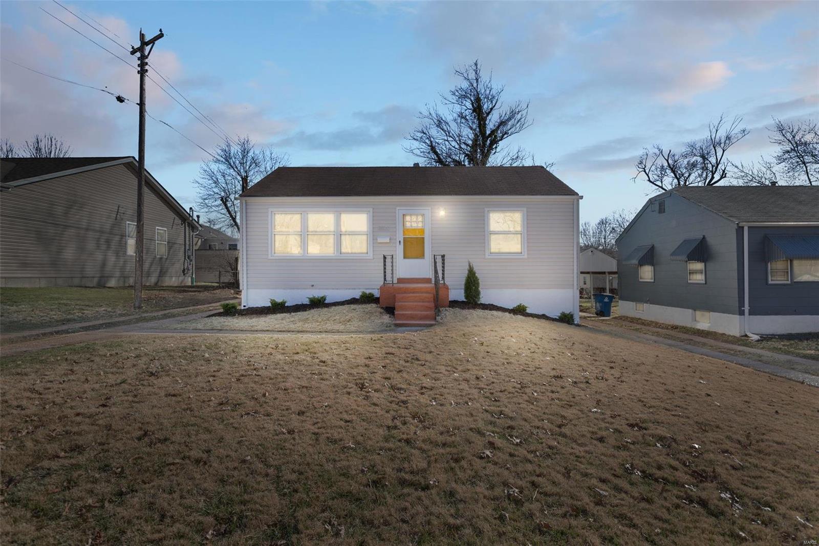 8106 Rector Drive St. Louis, MO 63134 - Photo 2 of 27 Gallery Image 2