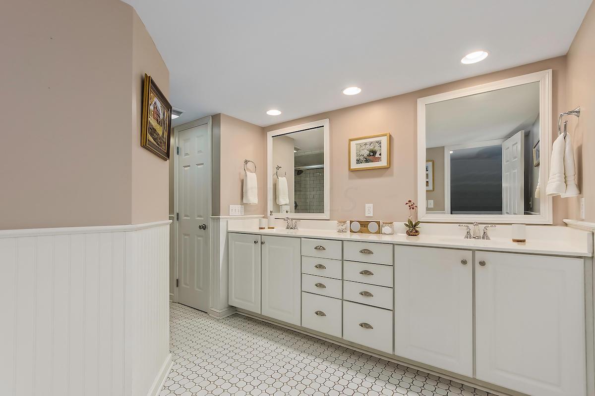 2538 Nottingham Road Columbus, OH 43221 - Photo 22 of 33