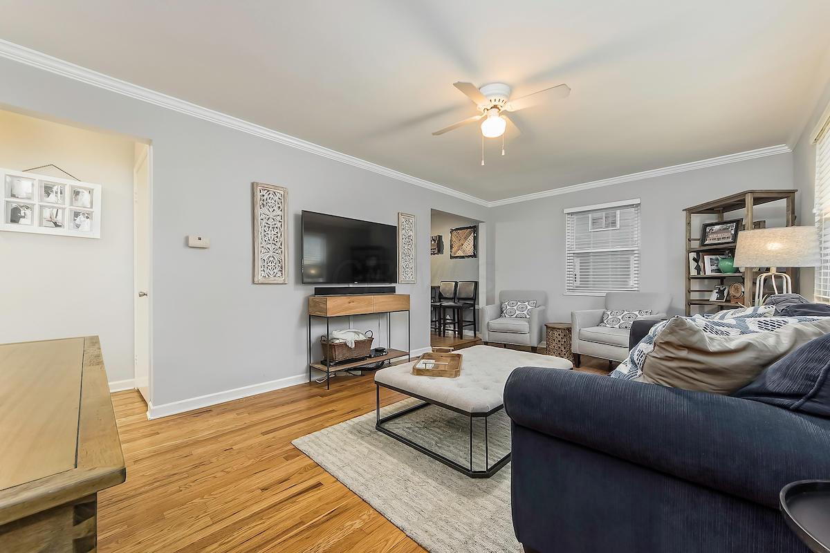 2538 Nottingham Road Columbus, OH 43221 - Photo 3 of 33