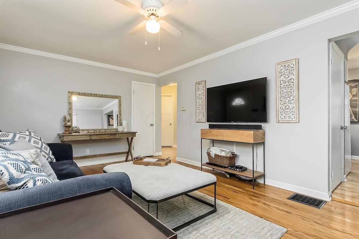 2538 Nottingham Road Columbus, OH 43221 - Photo 5 of 33