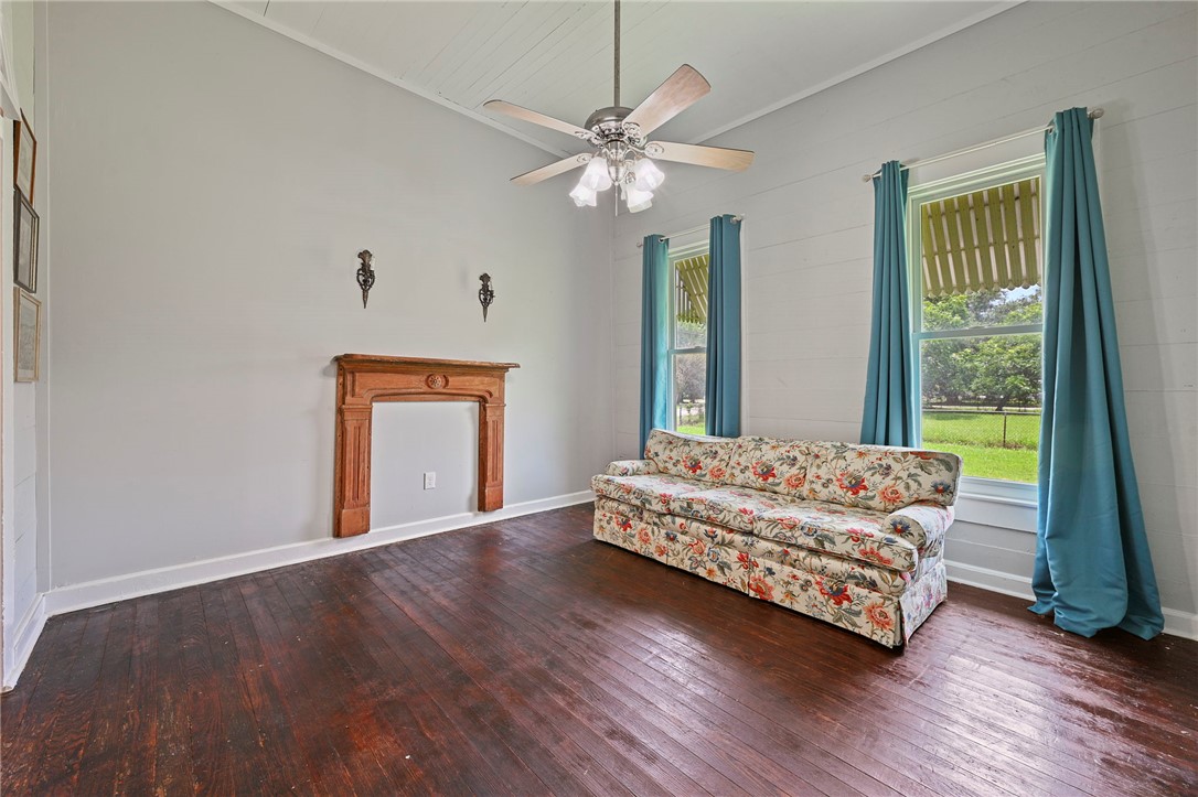 326 5th Street Somerville, TX 77879 - Photo 7 of 25