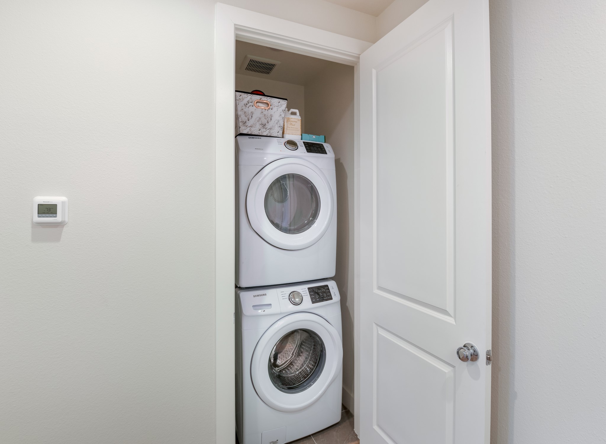 5209 Allen Street, Unit I Houston, TX 77007 - Photo 15 of 19 Laundry - 3rd floor