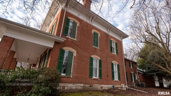 $270,000 | 401 South Corey Street, Griggsville, IL 62340