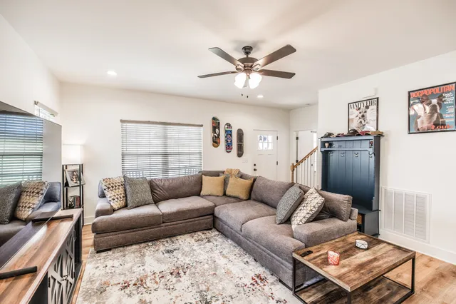 $374,900 | 1160 Jonathan Lane, Springfield, TN 37172