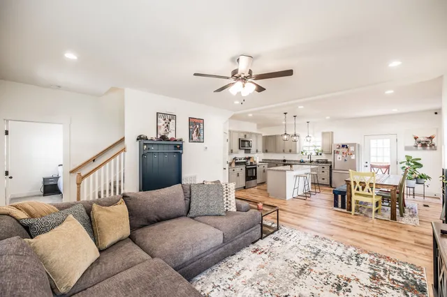 $374,900 | 1160 Jonathan Lane, Springfield, TN 37172