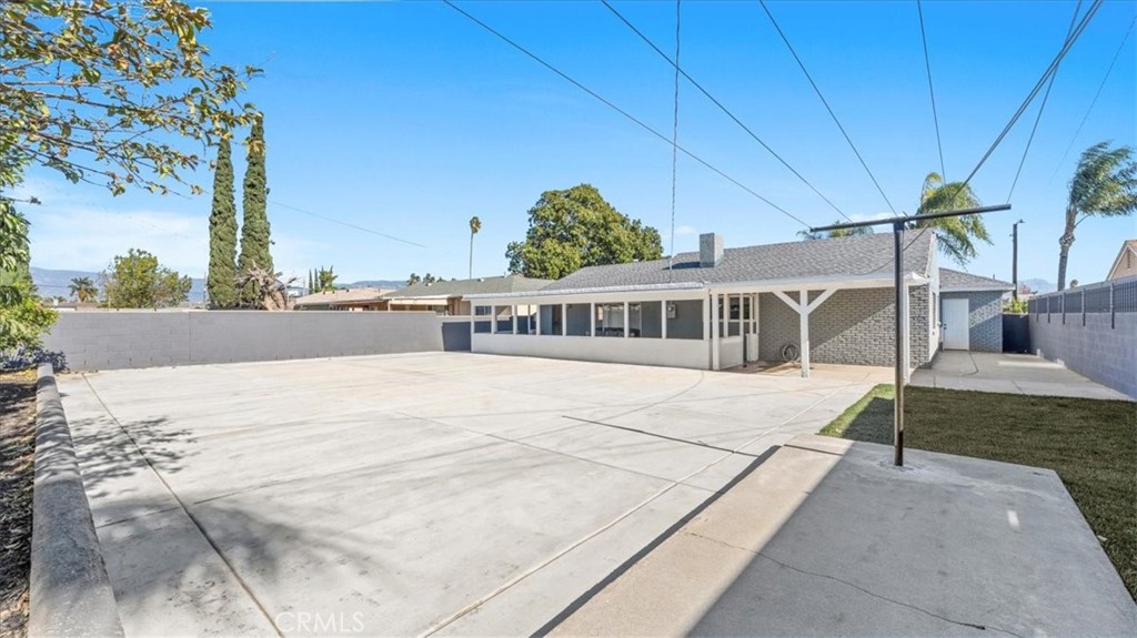 132 South Acacia Avenue Rialto, CA 92376 - Photo 20 of 23 a house view with a outdoor space