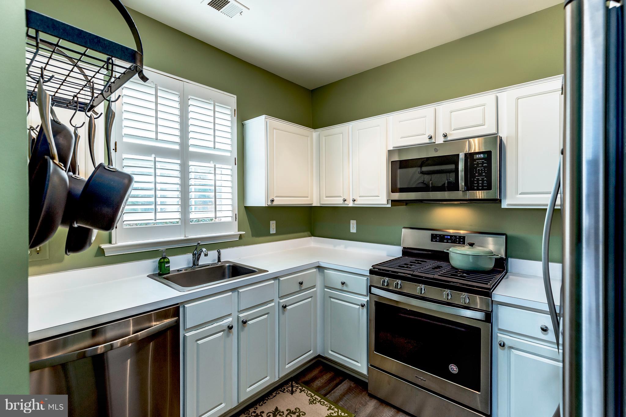 1300 Windleaf Drive, Unit B Reston, VA 20194 - Photo 10 of 23 Newer Stainless Steel Appliances