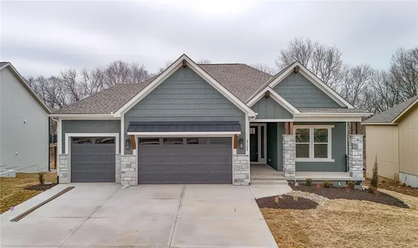 $886,985 | 4800 Northwest Huonker Court, Riverside, MO 64151