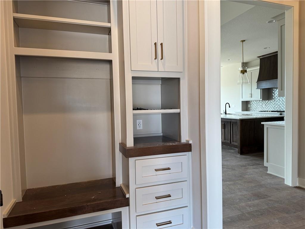 4800 Northwest Huonker Court Riverside, MO 64151 - Photo 6 of 35