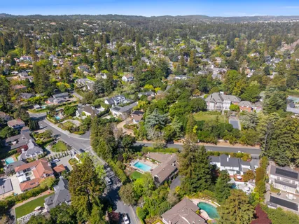$6,880,000 | 452 Roblar Avenue, Hillsborough, CA 94010