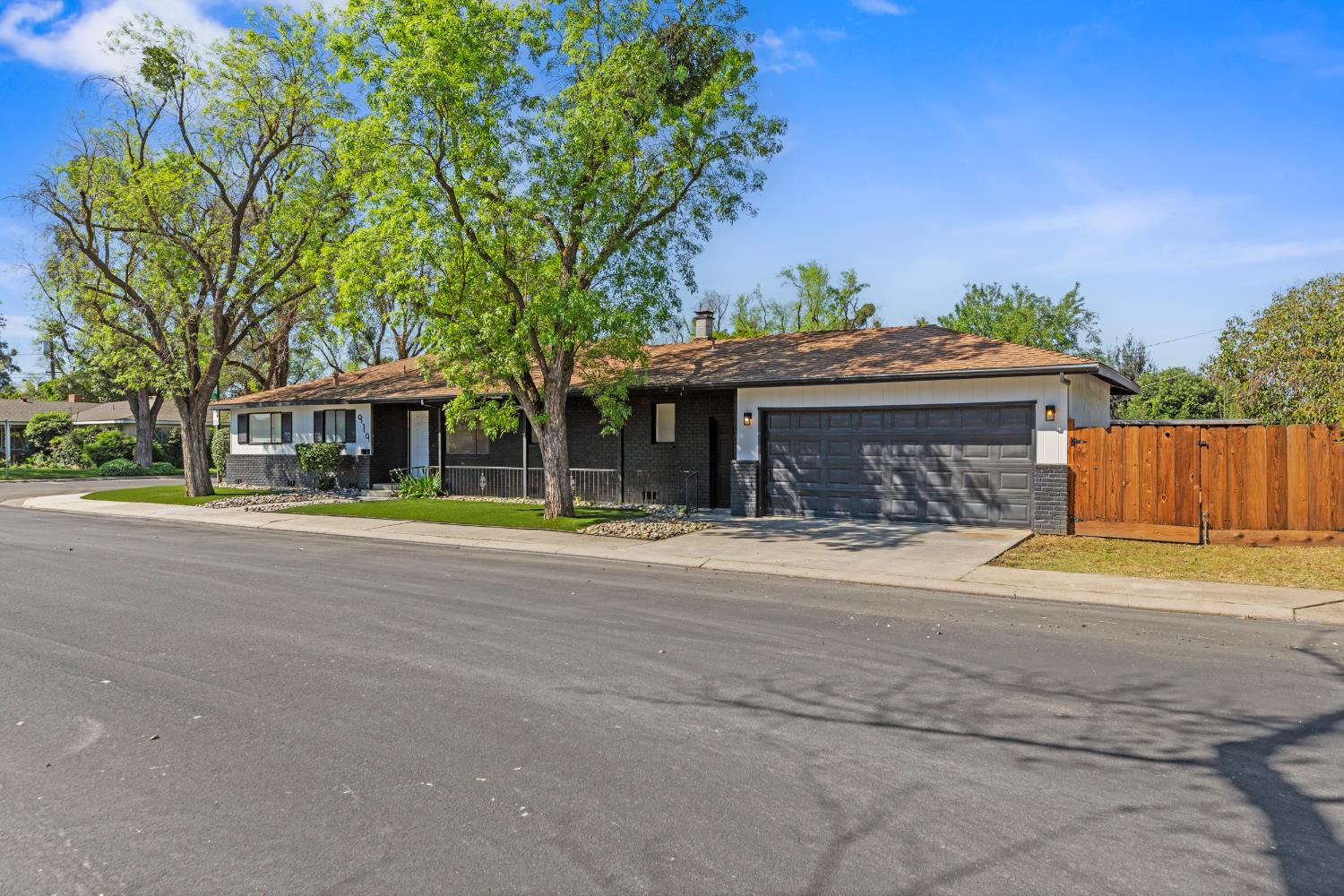 919 Del Rey Avenue Modesto, CA 95350 - Photo 2 of 32