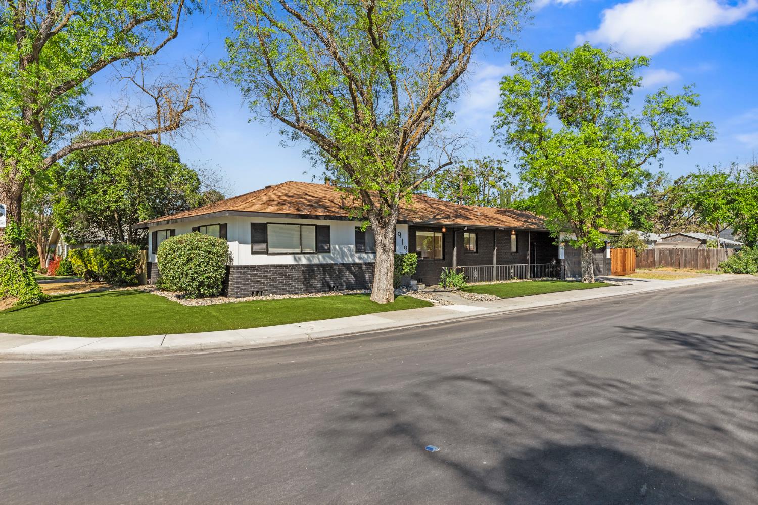 919 Del Rey Avenue Modesto, CA 95350 - Photo 3 of 32