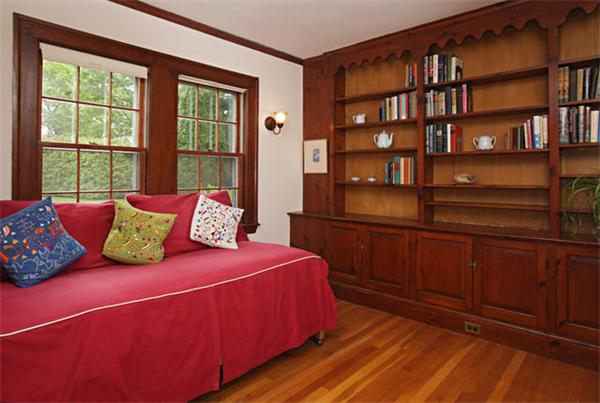 23 Clairemont Road Belmont, MA 02478 - Photo 5 of 9