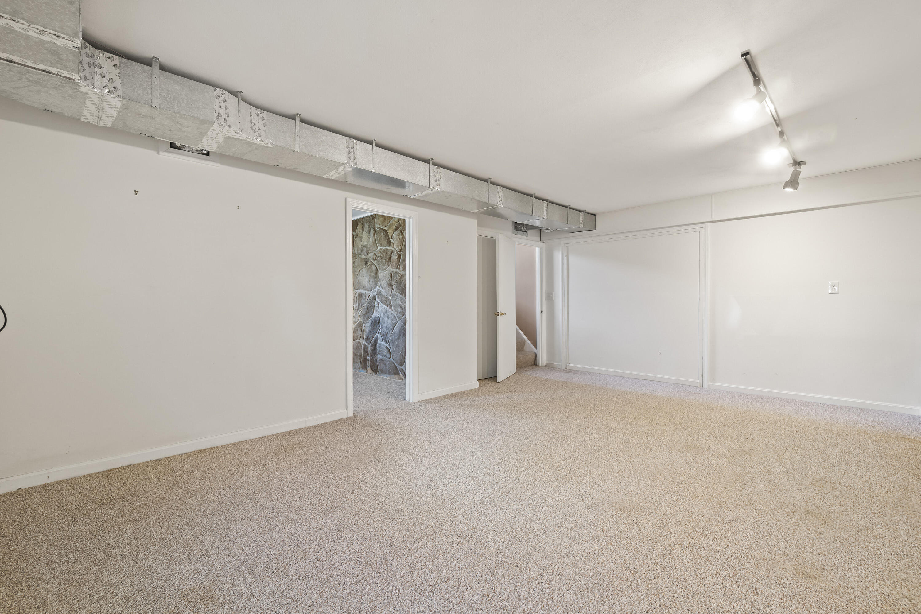 121 Woodbridge Road York, ME 03909 - Photo 23 of 50 121 Woodbridge Rd_128
