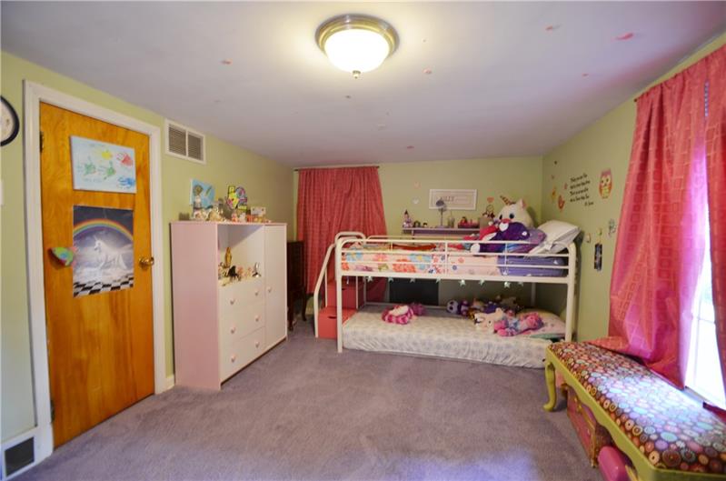 3079 Sylvan Road Ambridge, PA 15003 - Photo 17 of 25 Gallery Image 17