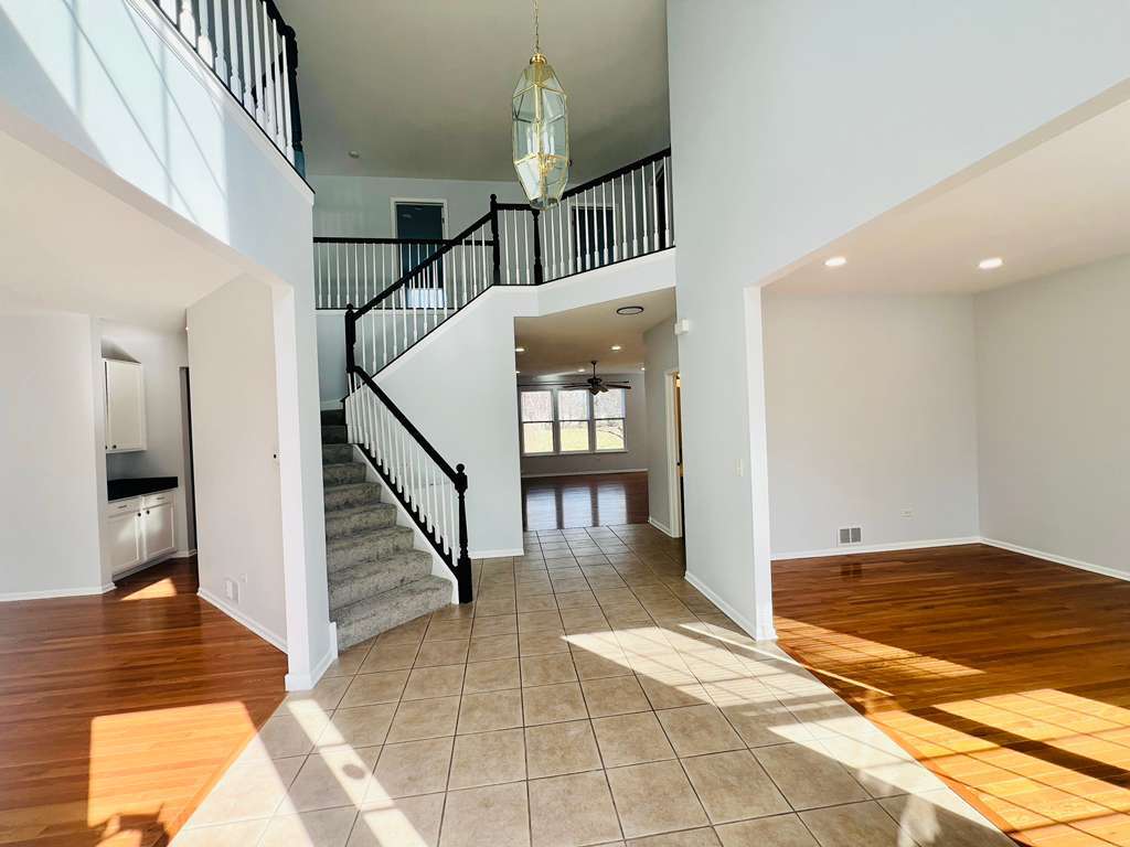 5 Player Court Bolingbrook, IL 60490 - Photo 2 of 42