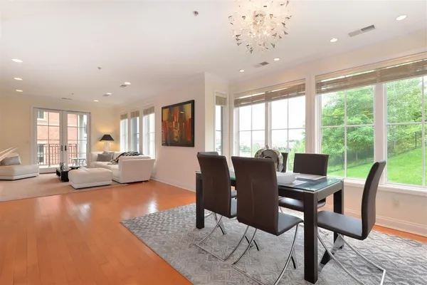 $5,500 | 3 Moorings Lane, Edgewater, NJ 07020